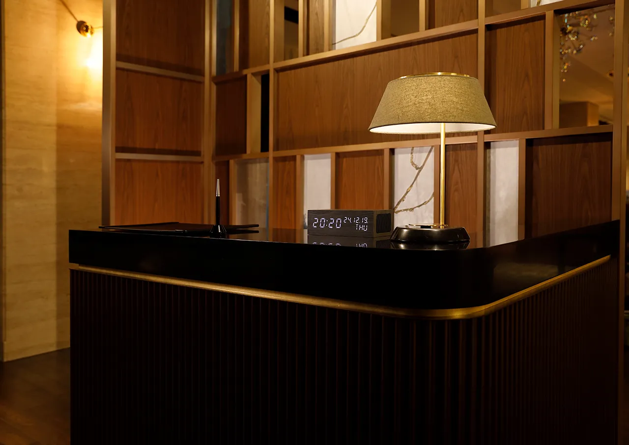 本館ロビー階 専用レセプションデスク