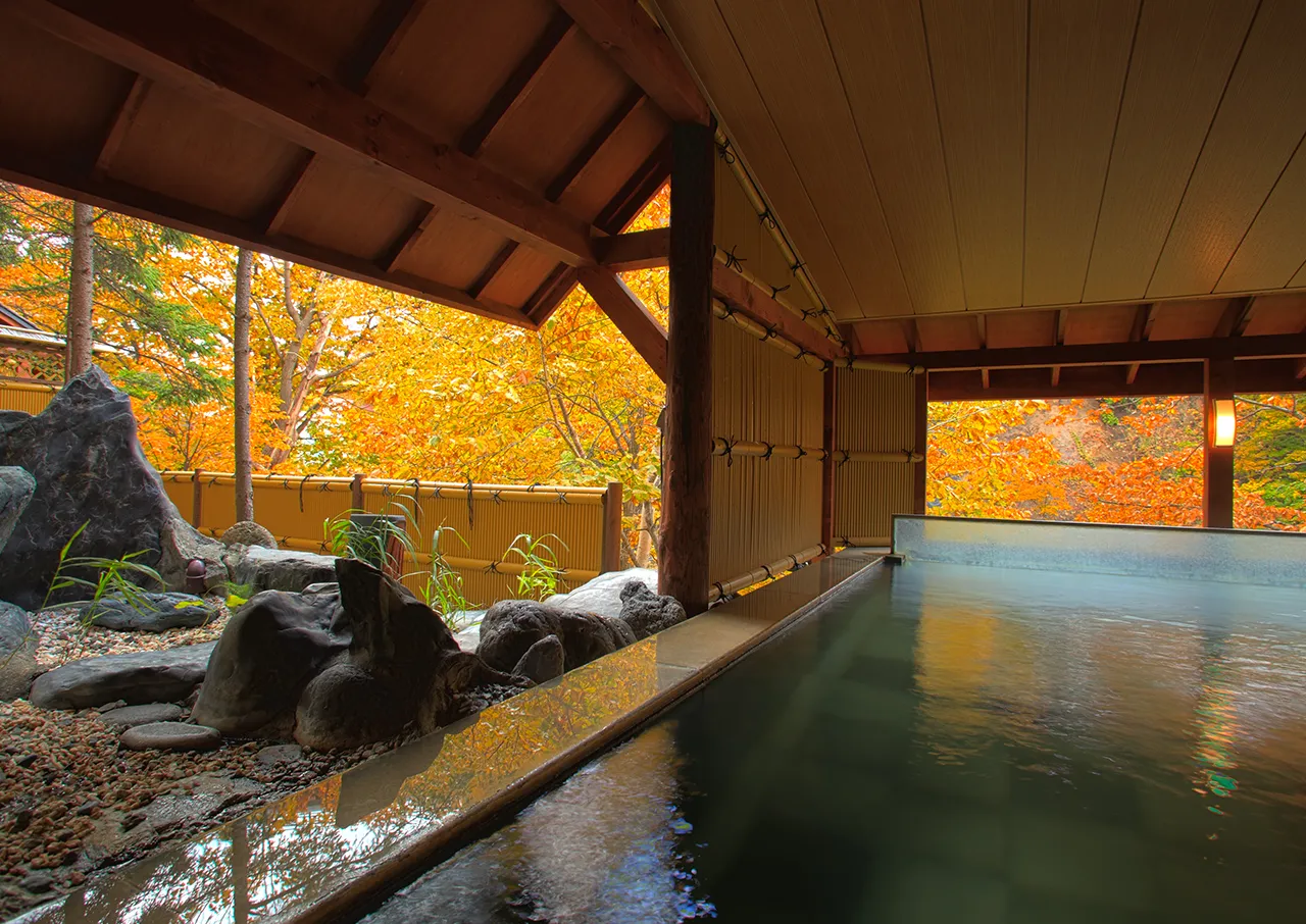 定山渓ビューホテル本館地下1・2F 湯酔郷／露天風呂